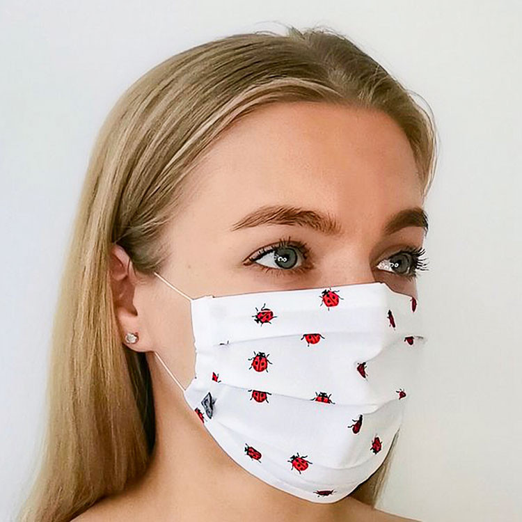 Маска многоразовая защитная Божъи коровки 100% хлопок (двухслойный), с зажимом фото 1 — Интернет каталог PriceOK