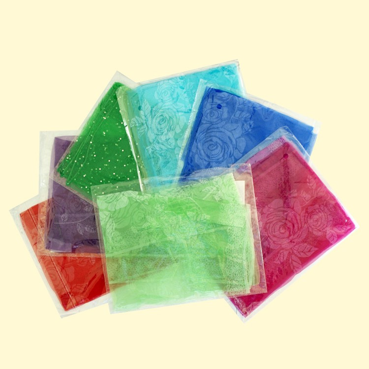 Платок газовый воздушный, 70х70 см, различные мотивы и цвета фото 1 — Интернет каталог PriceOK