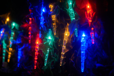 LED гирлянда, Сосульки 16 разноцветных лампочек, 2 м — Интернет каталог PriceOK