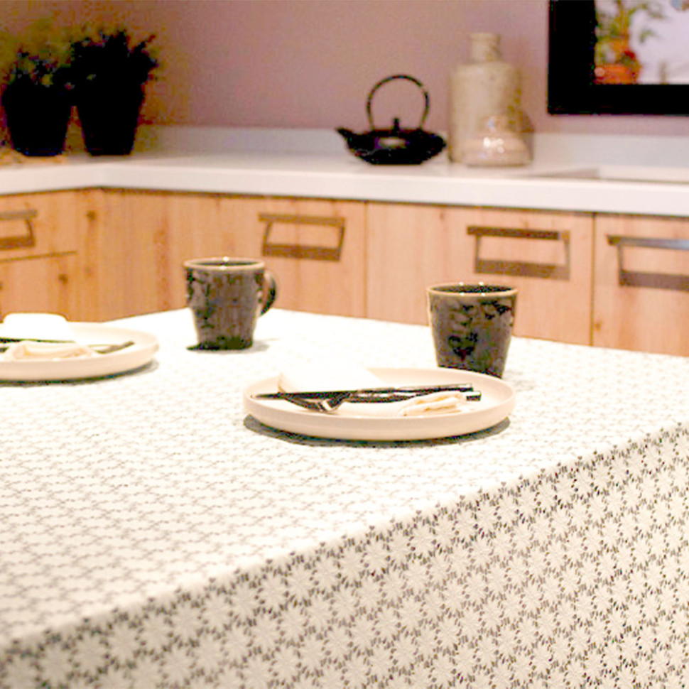 Скатерть XR-35 с кружевом Ромашки белого цвета 138 см x 20 м фото 1 — Интернет каталог PriceOK