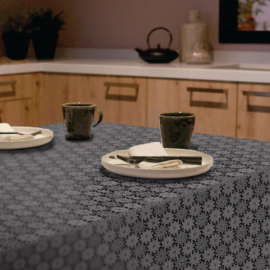 Скатерть TR-668 с кружевом Ромашки антрацит цвета 138 см x 20 м — Интернет каталог PriceOK